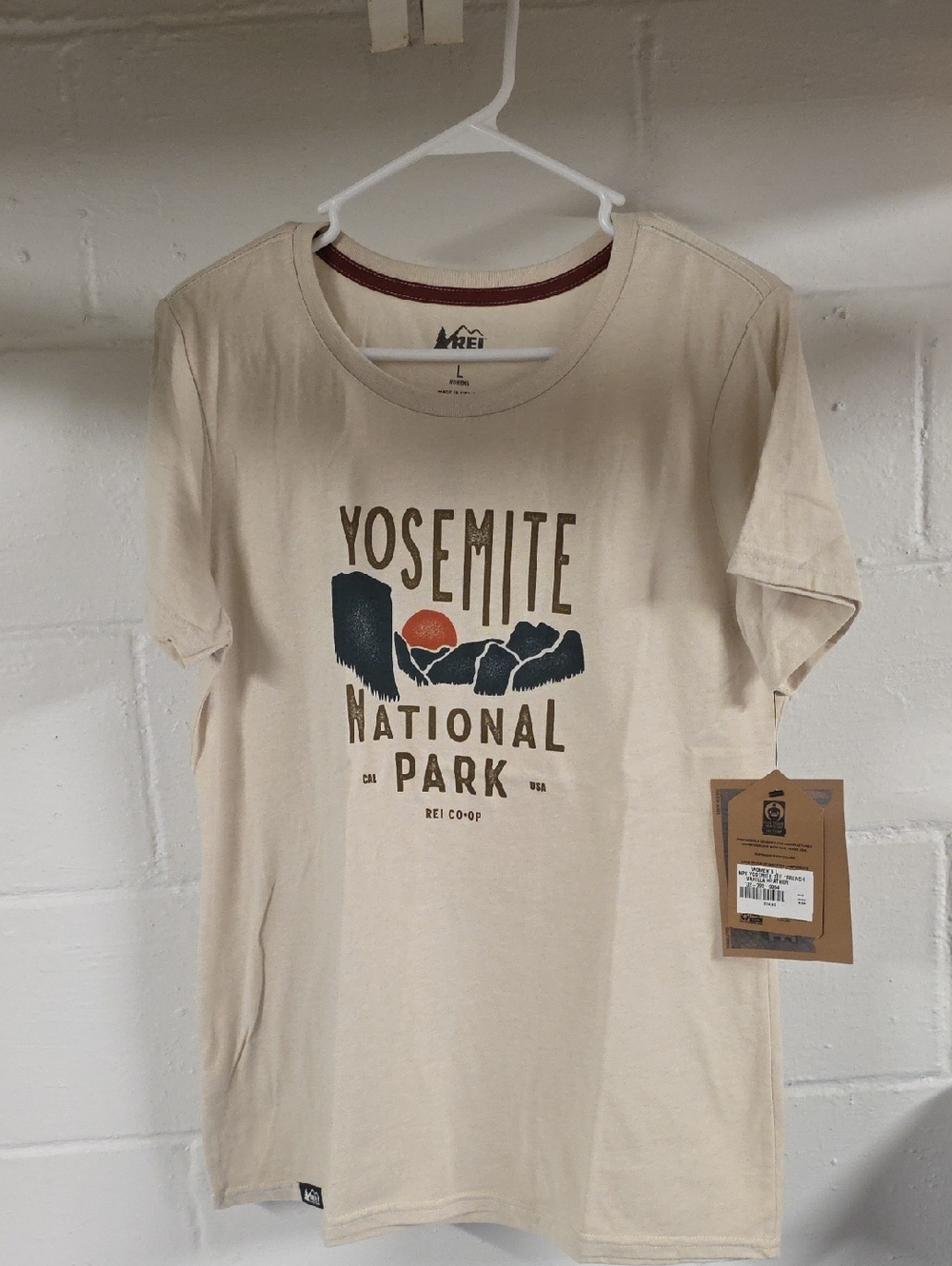 REI Yosemite National Park Graphic Tee - Beige with Navy and Orange
